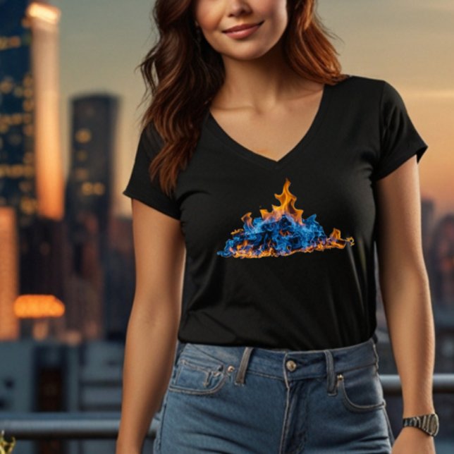 Camiseta  "Blue and Orange Fire Flames" Vibrant Art Design  (Criador carregado)