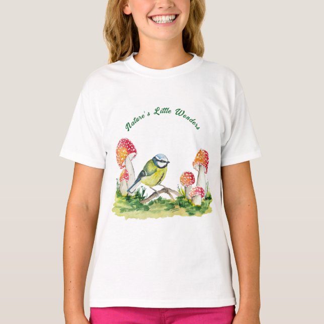 Camiseta Blue Tit and Fly Agaric in a Forest Clearing (Frente)