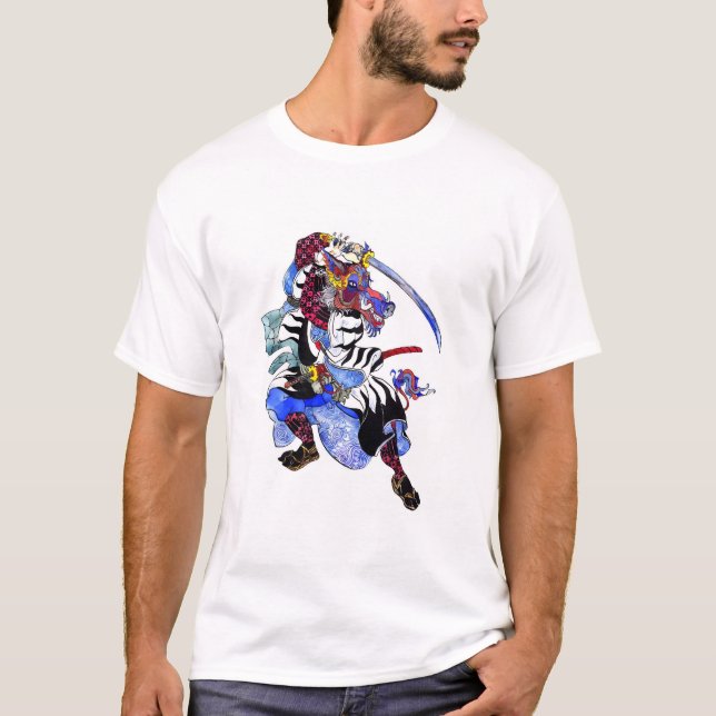 Camiseta Boar Samurai com uma espada no estilo japonês (Frente)