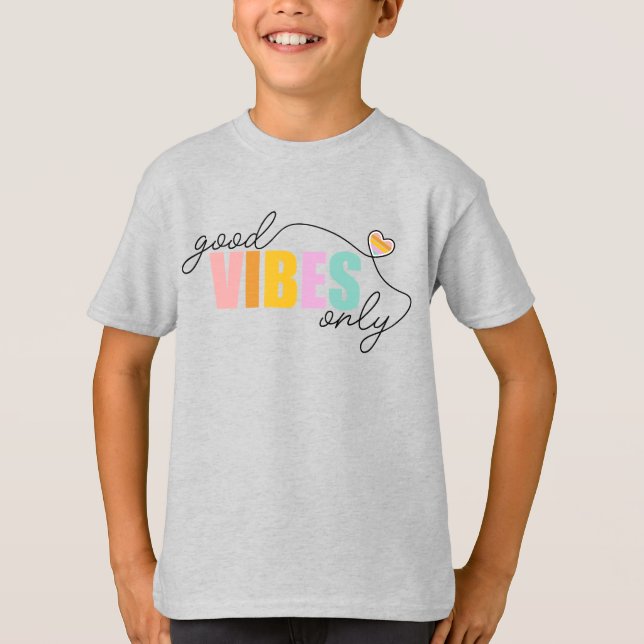 Camiseta Boas Vibes Apenas Arco-Íris (Frente)