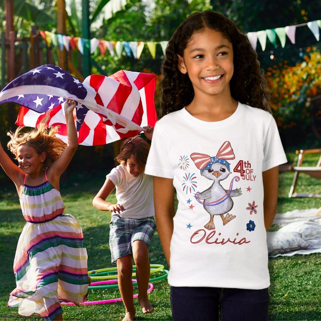 Camiseta Bobo personalizável de garotinha ganha 4 de julho (Customizable Little Girl Silly Goose 4th of July T T-Shirt)