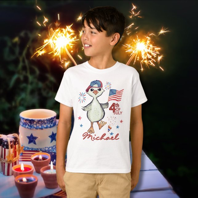 Camiseta Bobo personalizável de garotinho ganha 4 de julho (Customizable Little Boy Silly Goose 4th of July Tri-Blend Shirt )