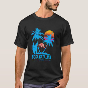 Camiseta Boca Catalina Aruba. Flamingo e palmeiras tropi