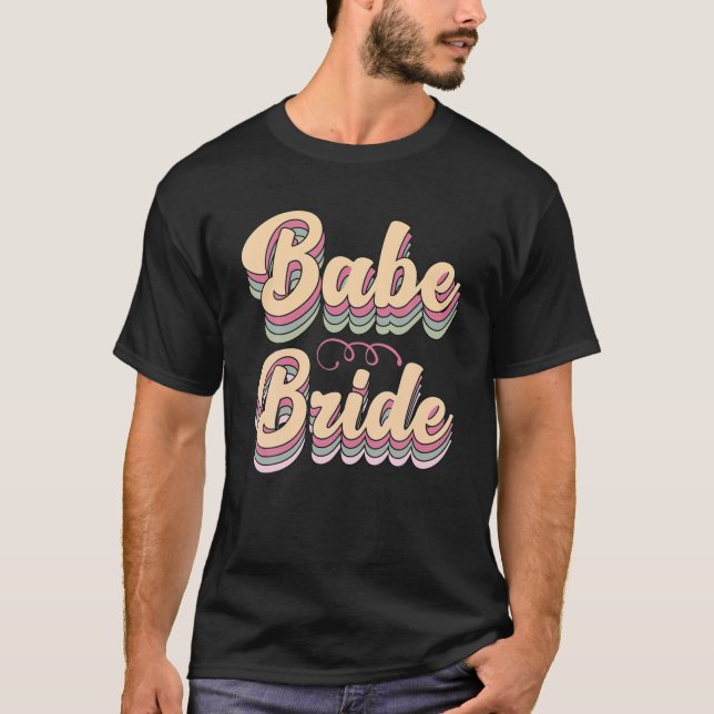 Camiseta Boe Bride Trendy Retro Bride Tribe Casamento (Frente)