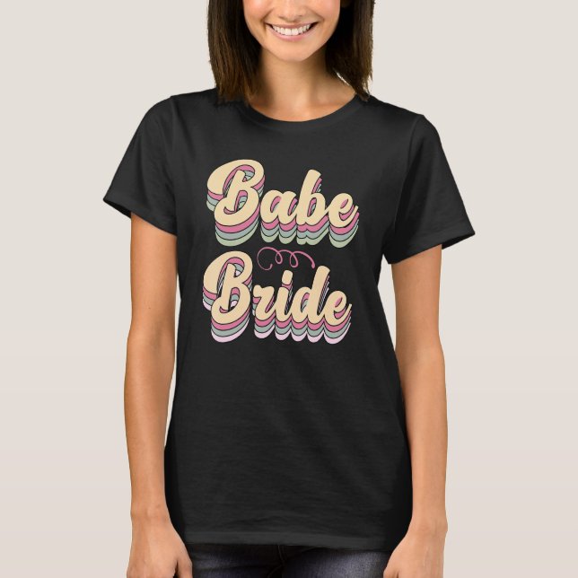 Camiseta Boe Bride Trendy Retro Bride Tribe Casamento (Frente)