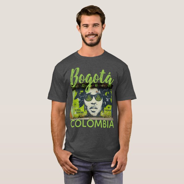 Camiseta Bogotá Colômbia, graffitti da rua, homens (Frente Completa)