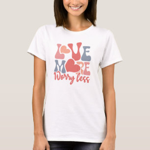 Camiseta Boho Love Mais Preocupado Menos