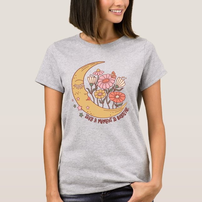 Camiseta Boho Retro Flores Lua Verão Vibe Leva Um Momento (Frente)