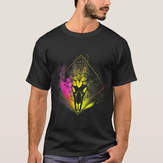 Camiseta Boho Vaca Flores Crânio De Diamante Rosa E Amarelo (Frente)