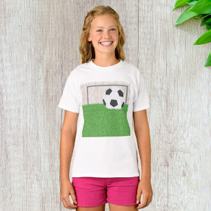 Camiseta Bola de Futebol e Trave em Campo de Grama Verde