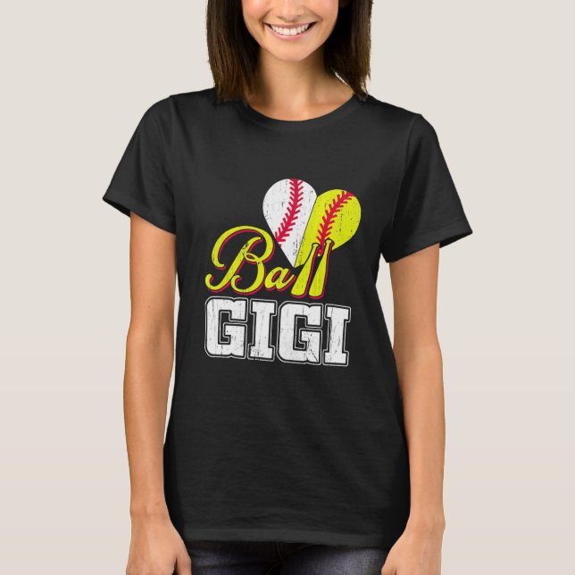 Camiseta Bola Engraçada Gigi Softball Beisebol Mulheres Eng (Frente)