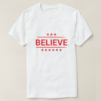 Camiseta Bold Red BELIEVE Estrelas Patrióticas Design
