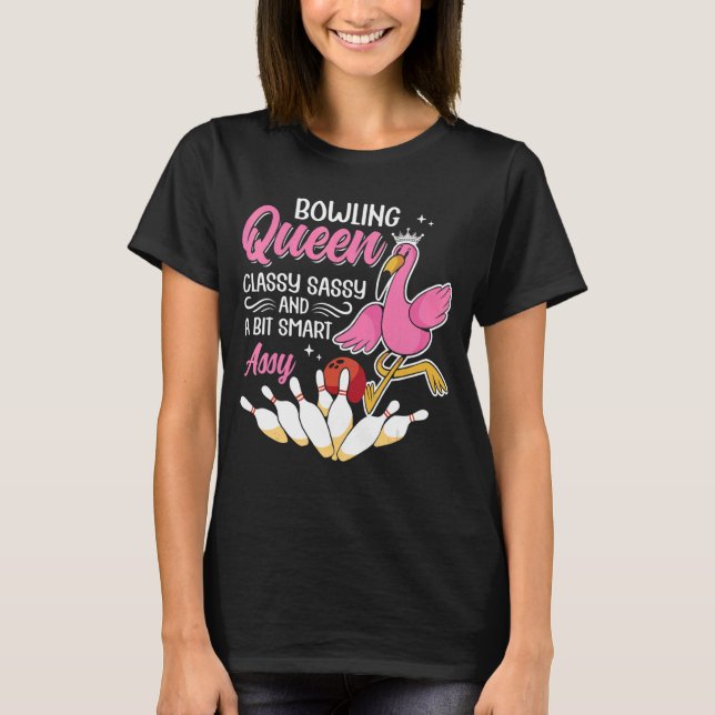 Camiseta Boliche Rainha Clássica Sassy E Um Bit Smart Assy  (Frente)