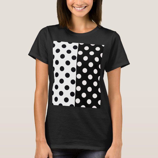 Camiseta Bolinhas Inversas Pretas de Separar Cor Branca (Frente)
