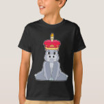 Camiseta Bolo de Vela de Hippo Birthday<br><div class="desc">Este design é o presente perfeito para um aniversário, Natal e outras celebrações. É adequado para mulheres, homens e crianças.</div>