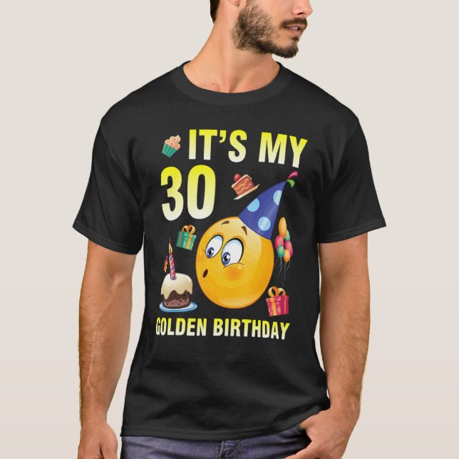 Camiseta Bolo de Velas Feliz Para Mim É meu Ouro 30 (Frente)