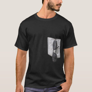 Camiseta Bolso falsificado com óculos de sol fora