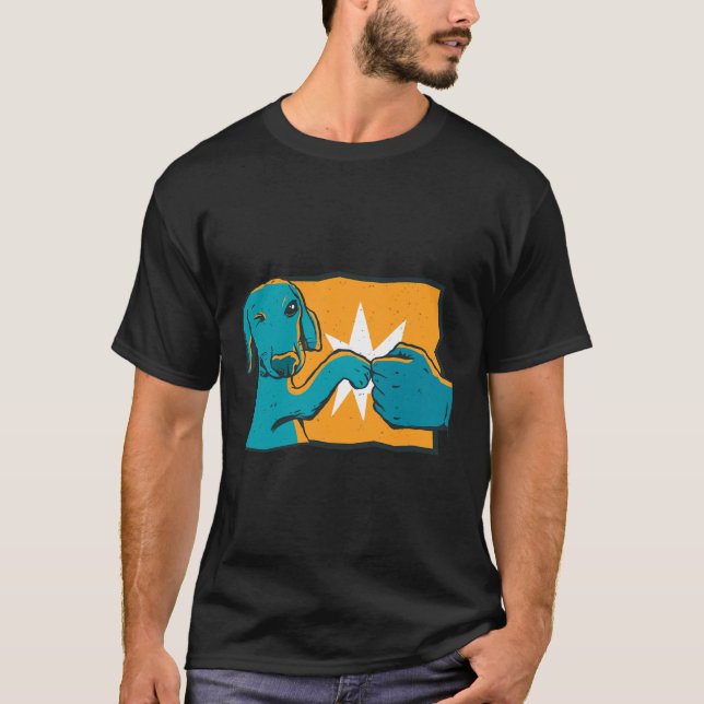 Camiseta Bomba De Punho De Cachshund (Frente)