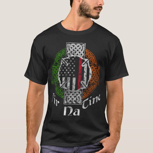 Camiseta Bombeiro Irlandês Thin Red Line Fir Na Tine Celtic (Frente)