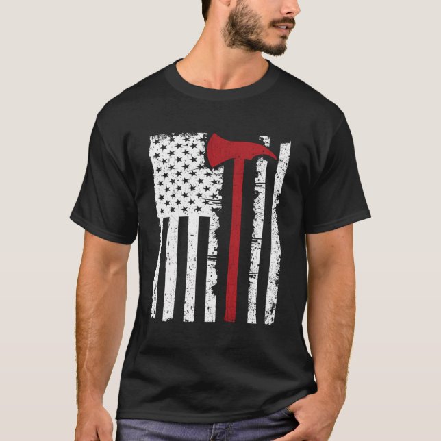 Camiseta Bombeiro Thin Red Line Ax American Flag T-Shir (Frente)