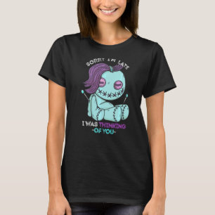 Camiseta Boneca Voodoo Desculpe por estar atrasada Gótico d