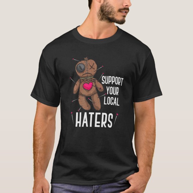 Camiseta Boneca Voodoo Suporta Seu Gótico De Pastel (Frente)