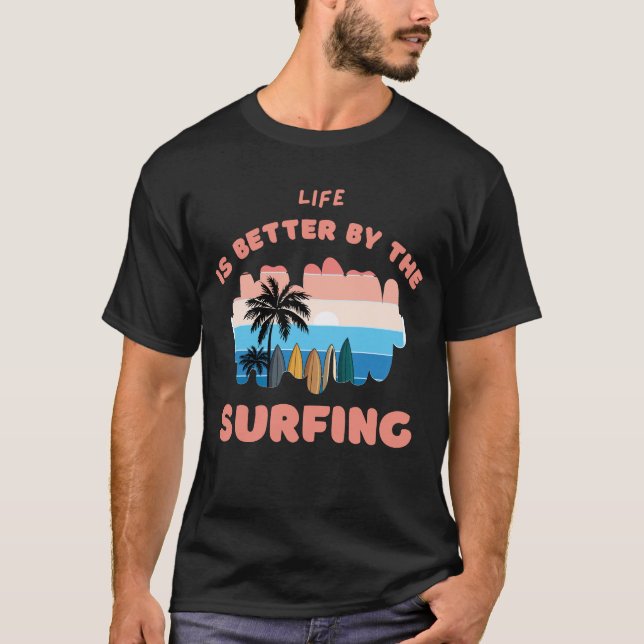 Camiseta bonita com design de surfe (Frente)