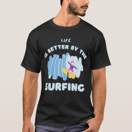 Camiseta bonita com design de surfe