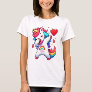Camiseta Bonito Dabbing Unicorn segurando coração - Rainbow