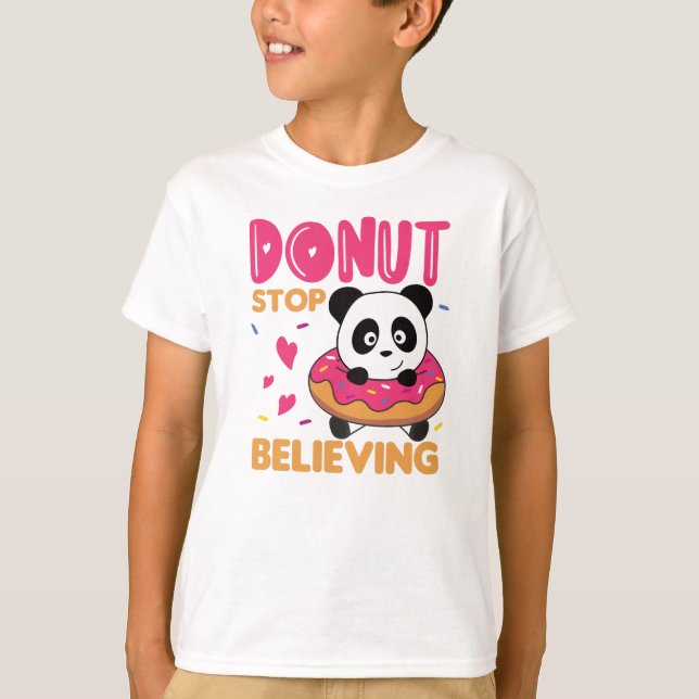 Camiseta Bons Animais De Panda Engraçados Em Rosquinhas (Frente)