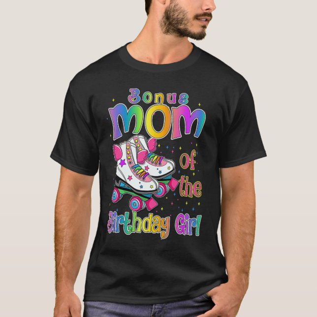 Camiseta Bonus Mãe Aniversário Rapariga Rolando Skate Fama  (Frente)