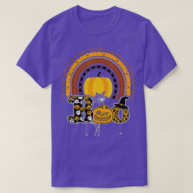 Camiseta Boo com aranhas e arco-íris de Dia das Bruxas (Frente do Design)