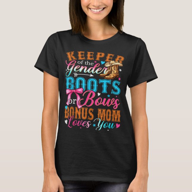 Camiseta Boots Or Bows Bonus Mom Loves You Gender Reveal Fa (Frente)