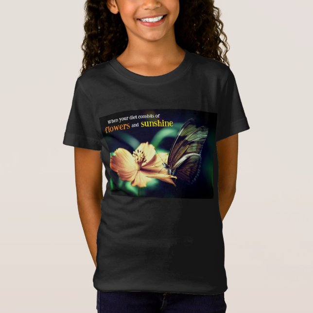 Camiseta Borboleta alimentando flores (Frente)