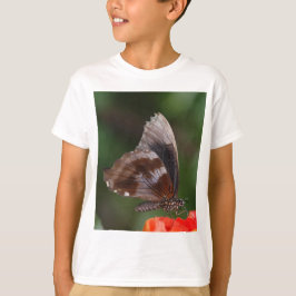 Camiseta Borboleta Branca e Marrom em Flor Vermelha