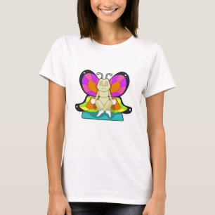 Camiseta Borboleta em Yoga com pernas cruzadas
