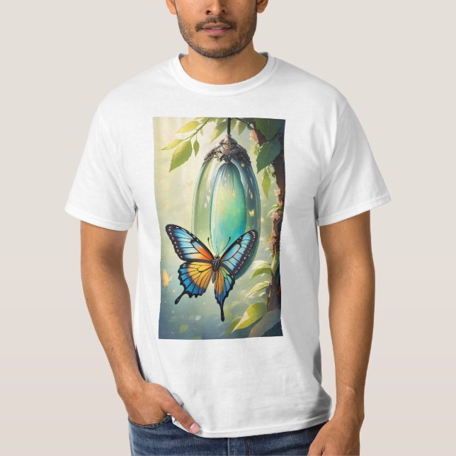 Camiseta Borboleta Emergindo de sua Macro Chrysalis (Frente)