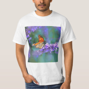 Camiseta Borboleta Monarca na Flor Lilás Roxo