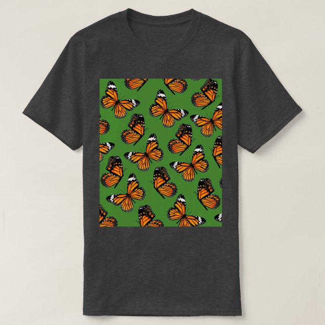 Camiseta Borboletas de Monarca Laranja Padrão em Verde (Frente do Design)