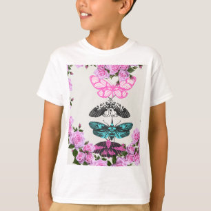 Camiseta Borboletas e Blossomas: Dança Delicada da Natureza