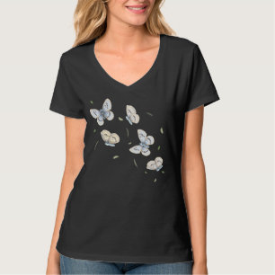 Camiseta Borboletas voando em folhas chamadoras