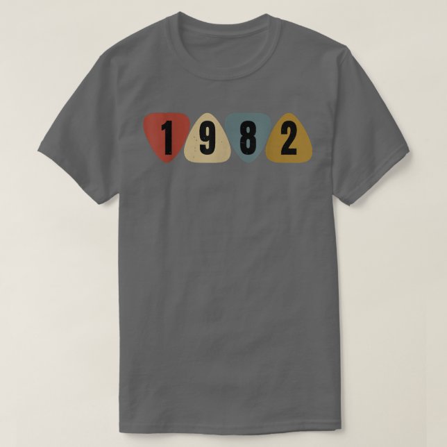 Camiseta Born In 1982 Guitarist Guitar Pick Music Birthday  (Frente do Design)