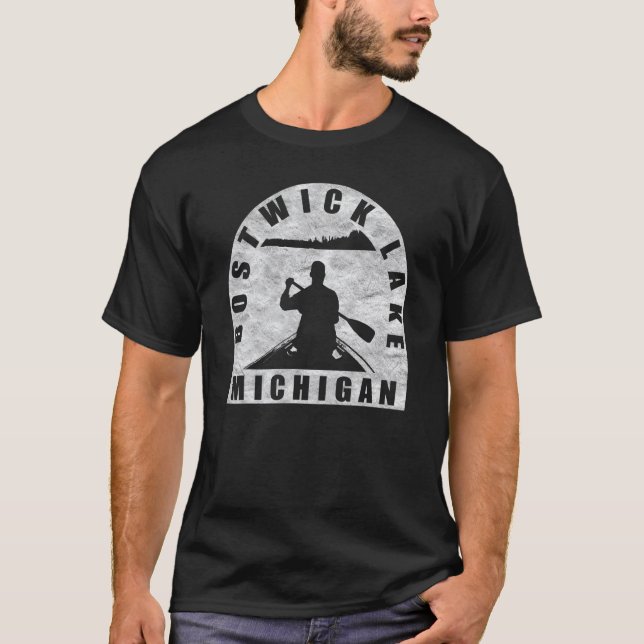 Camiseta Bostwick Lake Canoeing Michigan (Frente)