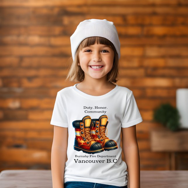 Camiseta Botas coloridas de bombeiro preparadas para ação (Criador carregado)