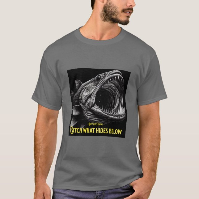 Camiseta Bottom Fishing Catch what hides below (Frente)