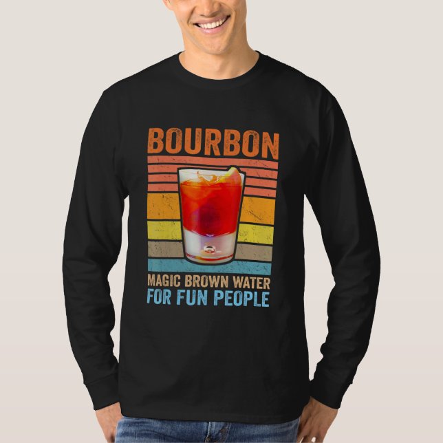 Camiseta Bourbon Definition Magic Brown Water For Fun Peopl (Frente)