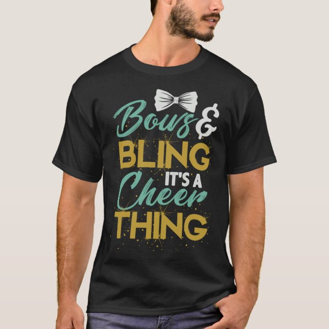 Camiseta Bows And Bling It s A Cheer Thing Cheerleading App (Frente)