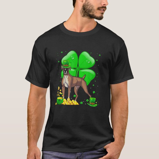 Camiseta Boxer Dog Lucky Charm Rua. (Frente)