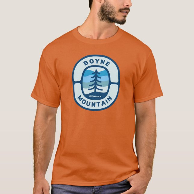 Camiseta Boyne Mountain Michigan MI Winter Hiking Tree Badg (Frente)