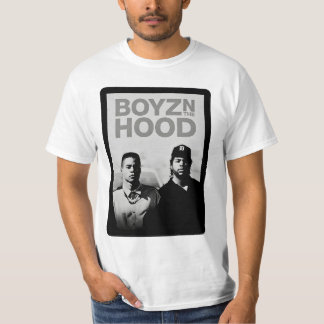 Camiseta boz na arte do capô